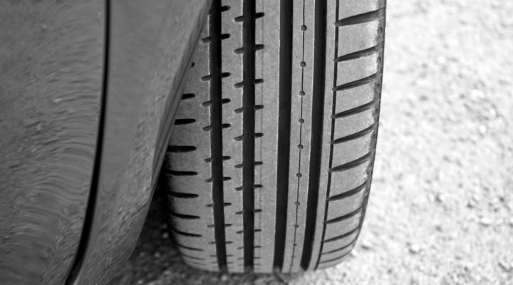 Contrôle continu des pneus, les conseils d'entretien automobile de OPEL à Vert-Saint-Denis