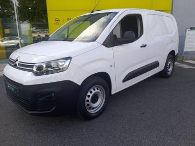 Voir le détail de l'offre de cette CITROEN Berlingo Van XL 950kg BlueHDi 100 S&S Club BVM5 de 2021 en vente à partir de 244.22 €  / mois