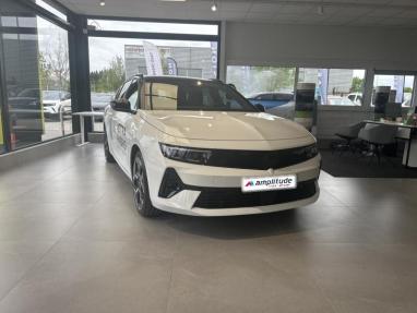 Voir le détail de l'offre de cette OPEL Astra Sports Tourer 1.2 Turbo Hybrid 136ch e-DCT 6 de 2024 en vente à partir de 32 999 € 
