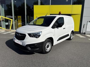 Voir le détail de l'offre de cette OPEL Combo Cargo L1H1 650kg 1.5 100ch Pack Clim de 2021 en vente à partir de 200.13 € / mois