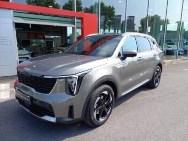 Voir le détail de l'offre de cette KIA Sorento 1.6 T-GDi 253ch PHEV Premium 4x4 7 places de 2024 en vente à partir de 577.1 € / mois