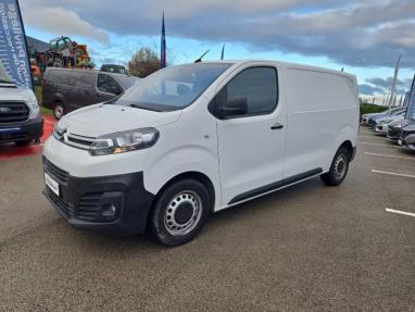 Voir le détail de l'offre de cette CITROEN Jumpy Fg M 2.0 BlueHDi 120ch S&S Driver de 2021 en vente à partir de 283.21 €  / mois